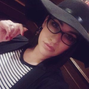 Meet your Posher, Sonya